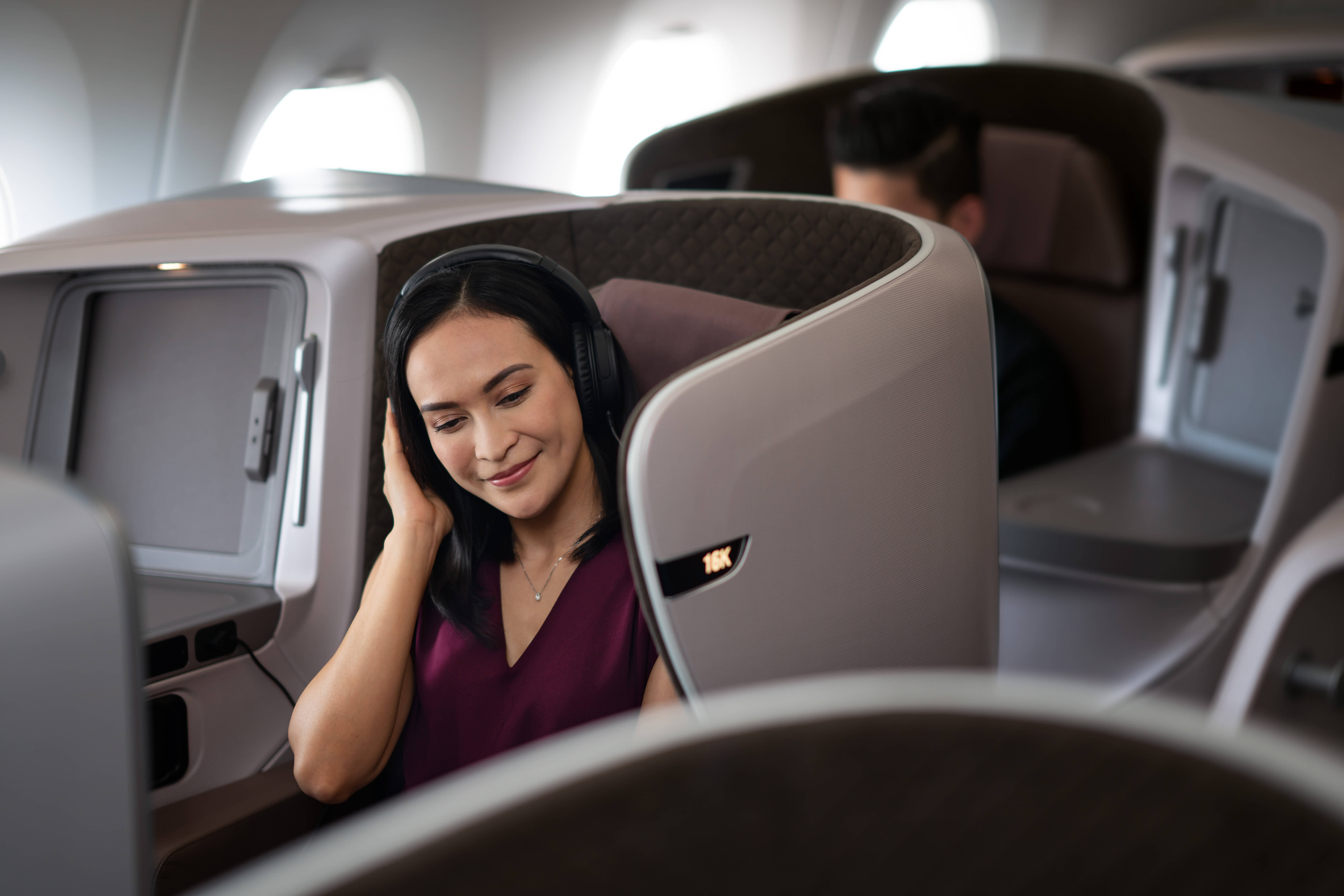 1772167572463969.jpg 【商务舱】D20_5199 A350MH RJCL ΓÇô Enjoying IFE ΓÇô Middle Aged Solo.jpg